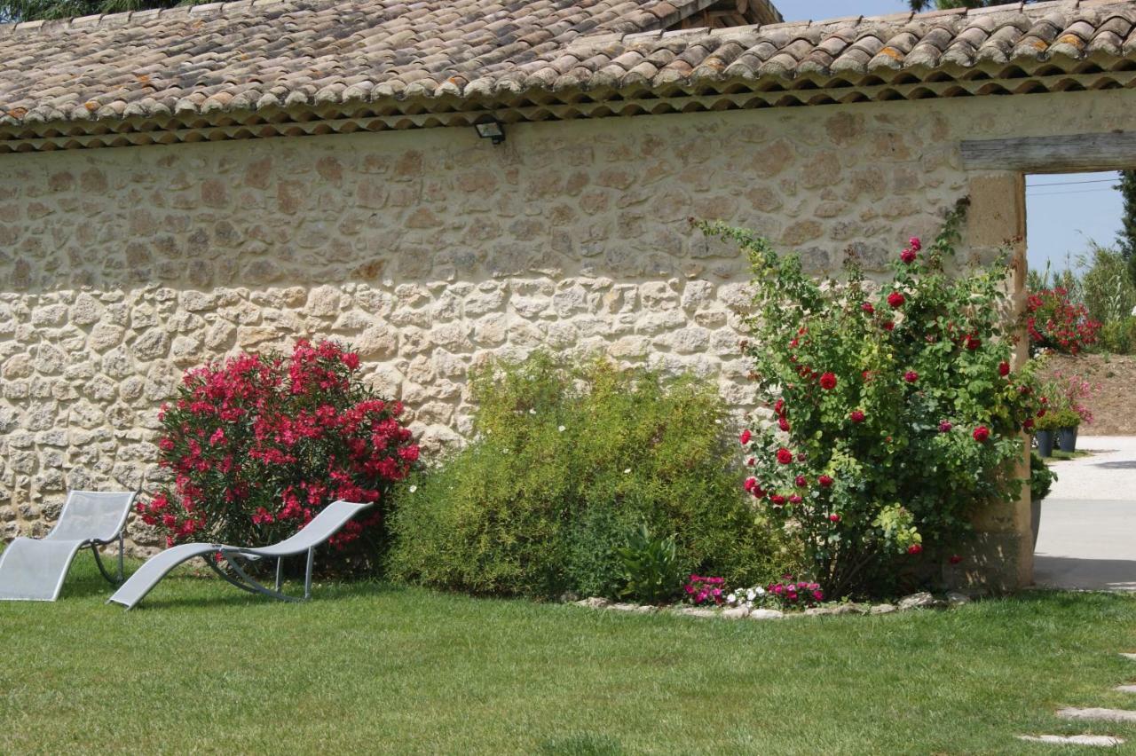Gites Dans Mas En Pierres Robion en Luberon Exterior photo